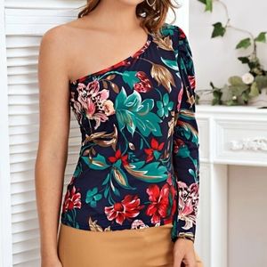 New Arrival 💕 One Shoulder Floral Blouse💕